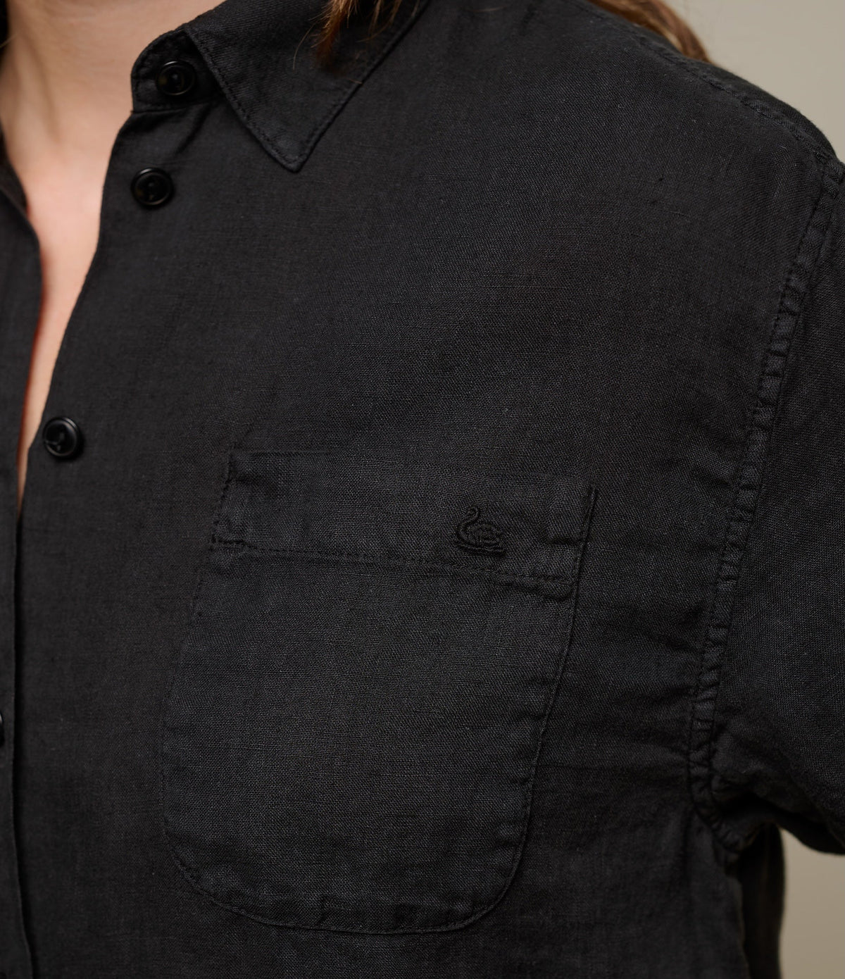 Cropped Linen Women's Shirt with Rolled-Up Sleeves