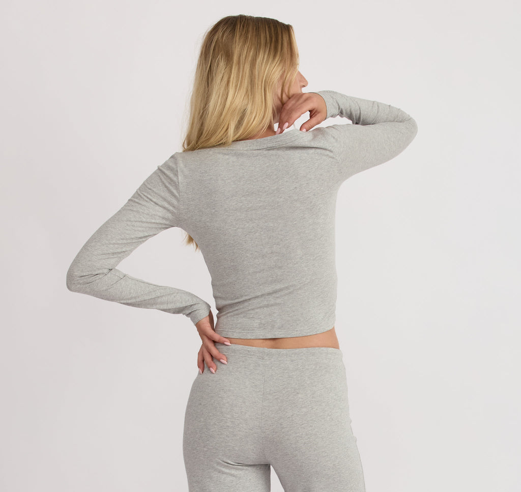 Everyday Scoop Neck Long Sleeve Tee
